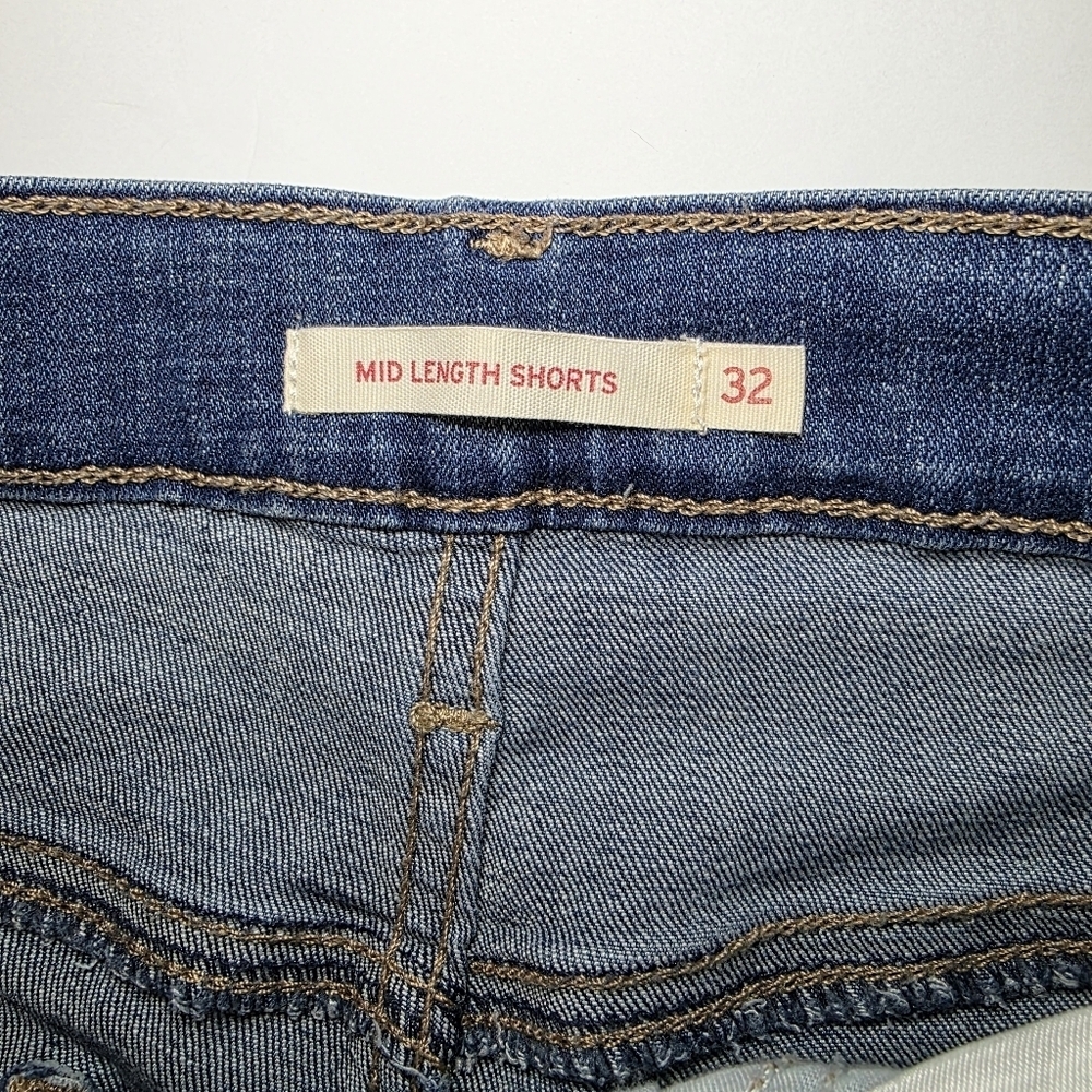 Levis Mid Length Shorts Sz 32 - Picture 6 of 8